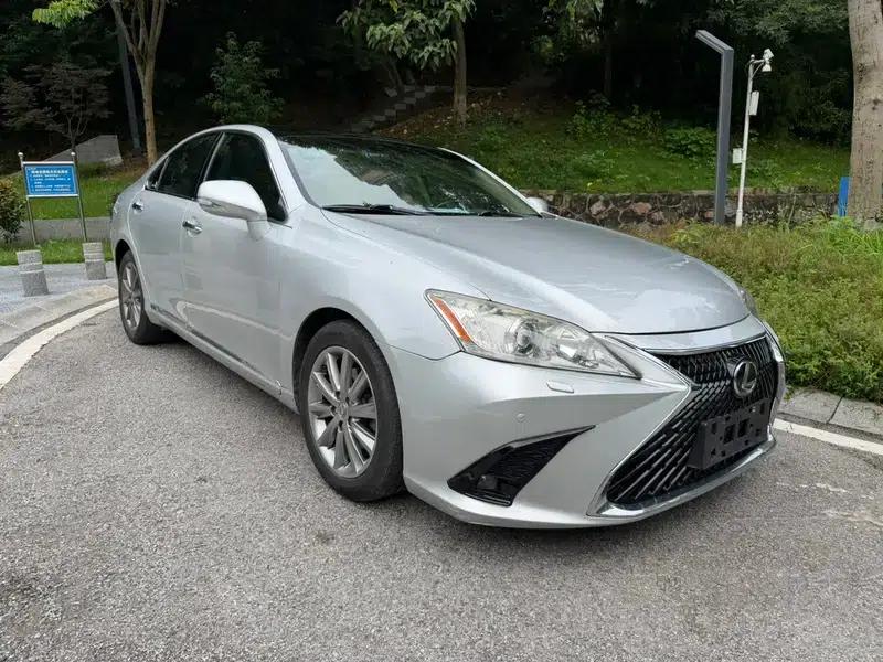 Lexus ES 2010 240 Luxury Edition — миниатюра 3