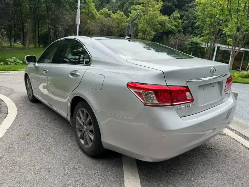 Lexus ES 2010 240 Luxury Edition — миниатюра 4
