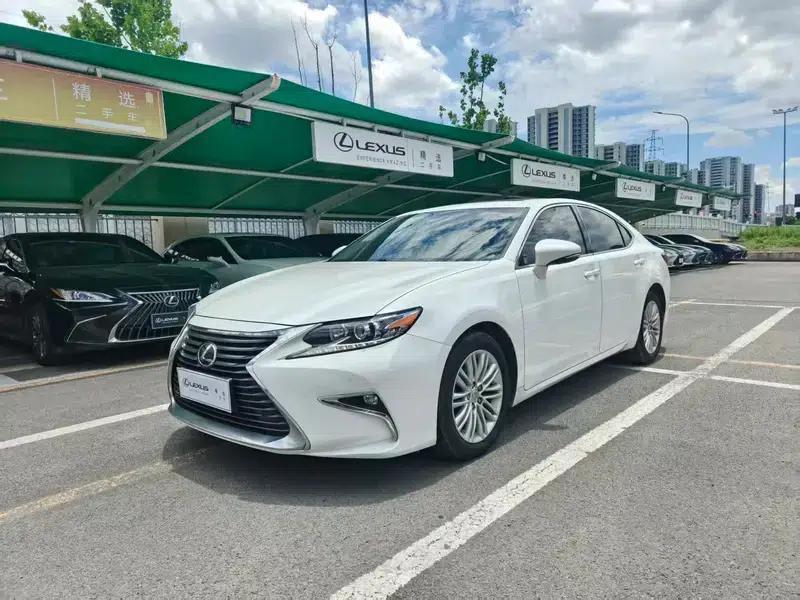 Lexus ES 2015 200 Elite Edition — миниатюра 1