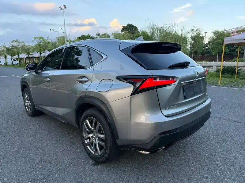 Lexus NX 2015 200t AWD Sport Edition — миниатюра 4