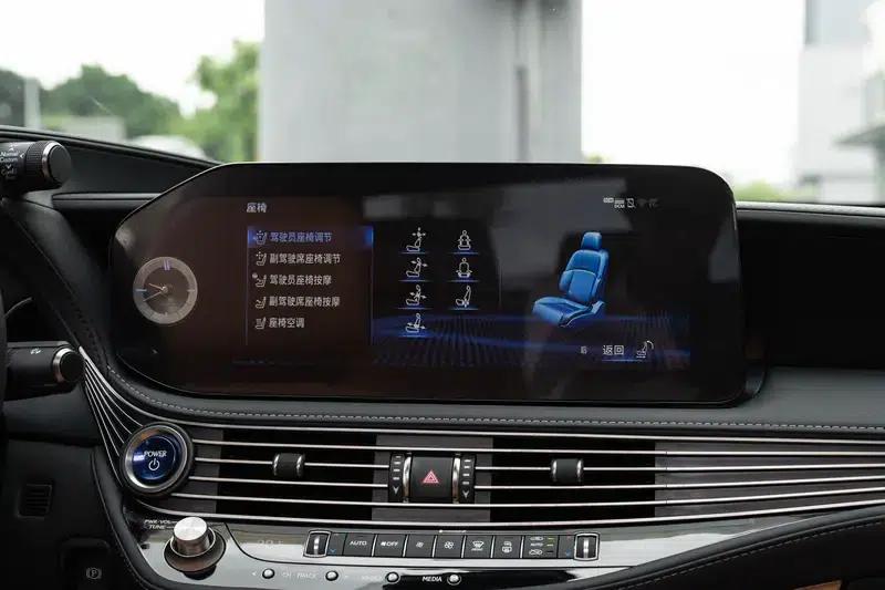 Lexus LS 2021 500h Luxury Edition — миниатюра 14