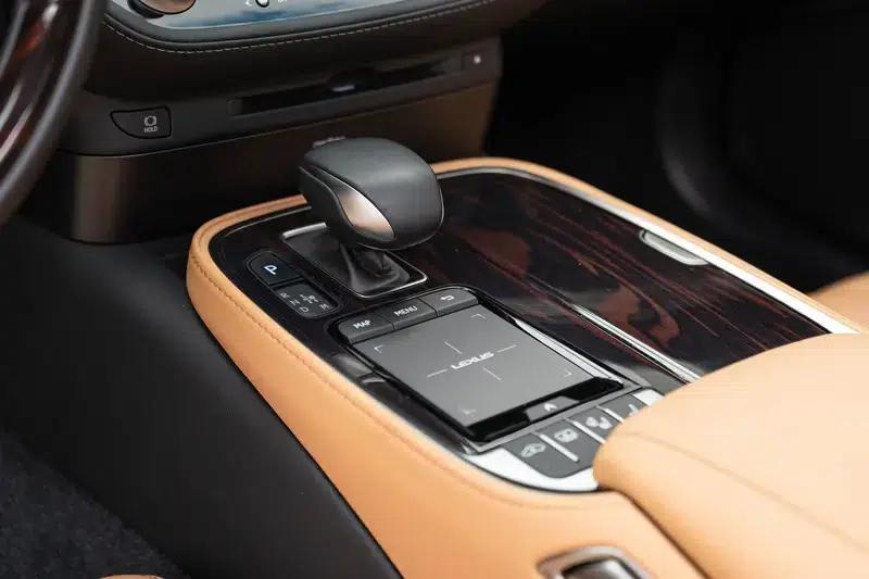 Lexus LS 2021 500h Luxury Edition — миниатюра 18