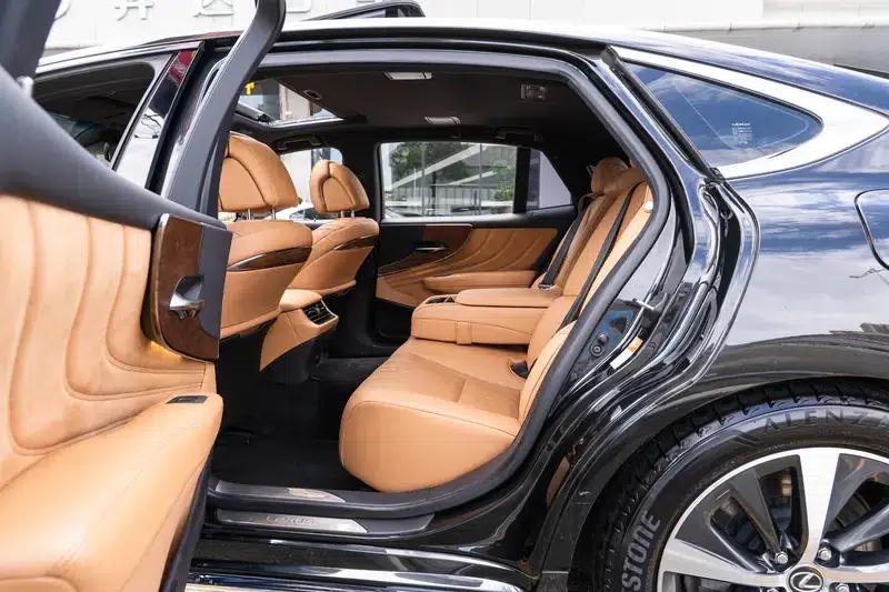 Lexus LS 2021 500h Premium Edition — миниатюра 20