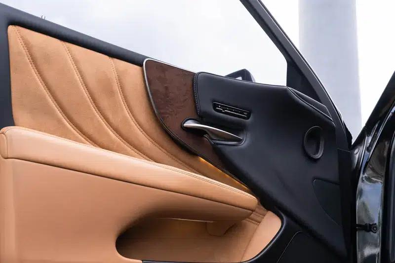 Lexus LS 2021 500h Premium Edition — миниатюра 22