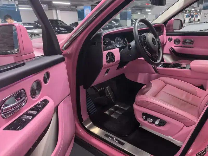 2024 Cullinan, four-seater version — миниатюра 11