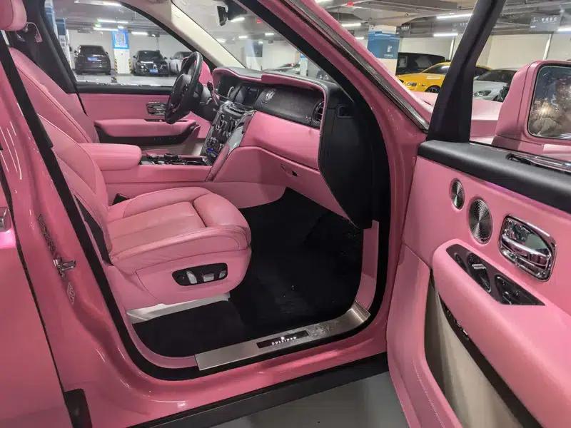 2024 Cullinan, four-seater version — миниатюра 7