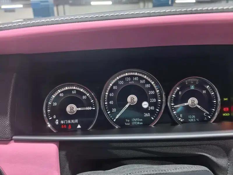 2024 Cullinan, four-seater version — миниатюра 8