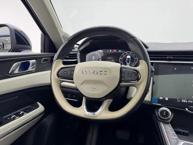 Lynk & Co 01 2021 2.0TD Two-Wheel Drive Pro — миниатюра 16