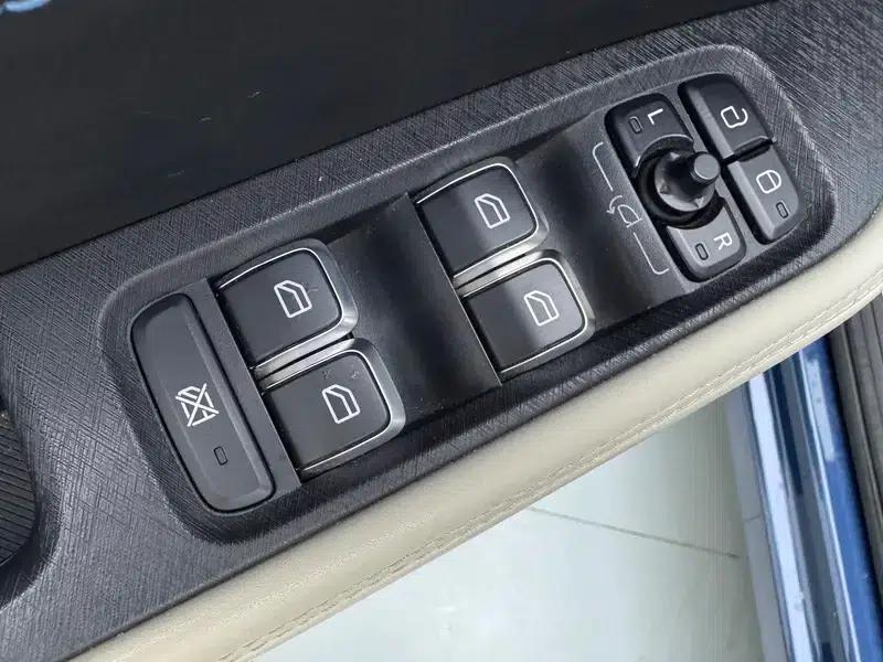 Lynk & Co 01 2021 2.0TD Two-Wheel Drive Pro — миниатюра 26