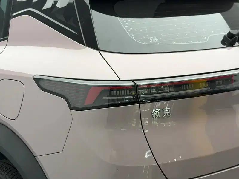 Lynk & Co 06 EM-P 2024 Model, EM-P 126km Long Range Halo — миниатюра 13