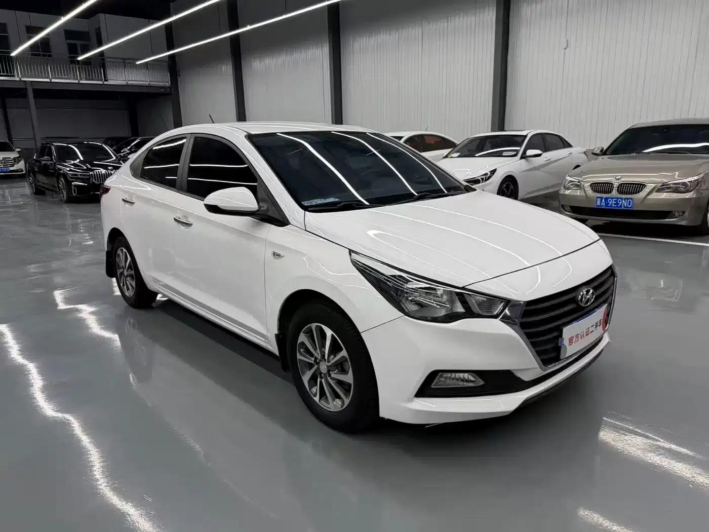 2016 Hyundai Verna 1.4L Automatic Sport — миниатюра 3