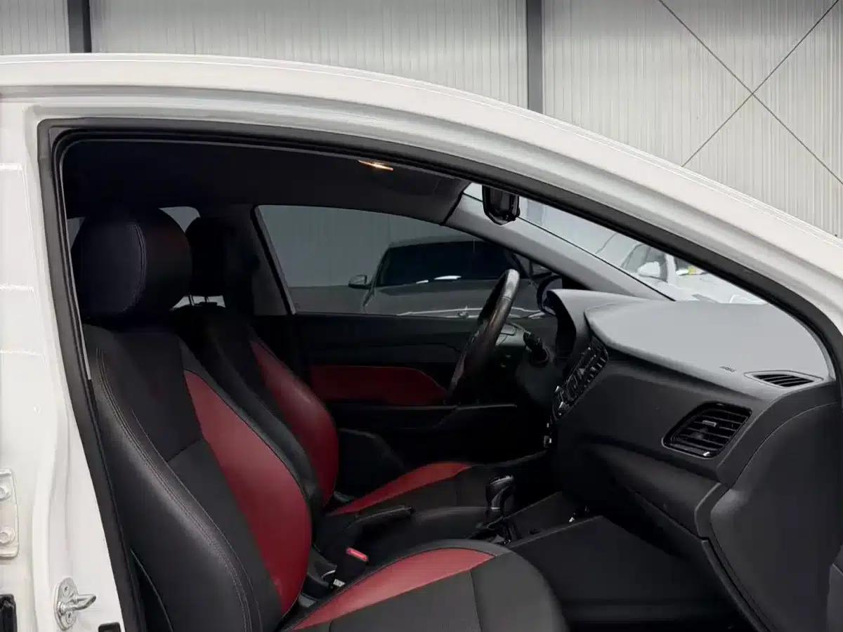 2016 Hyundai Verna 1.4L Automatic Sport — миниатюра 4