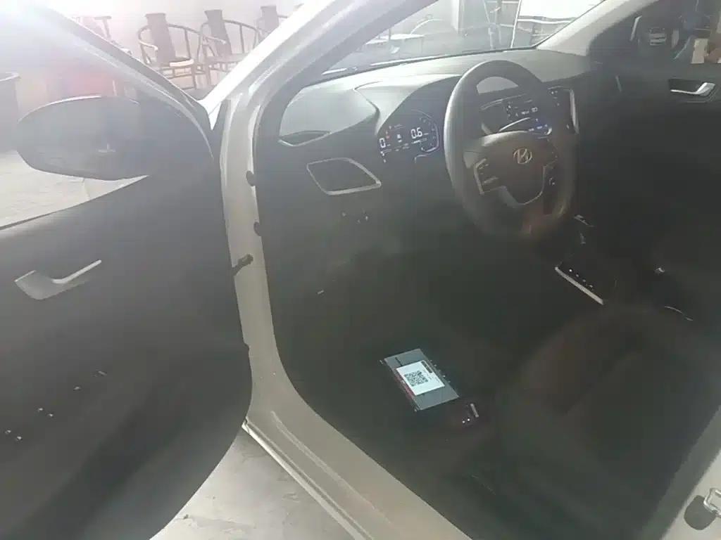 2020 Hyundai Verna 1.4L CVT TOP Elite Edition — миниатюра 16