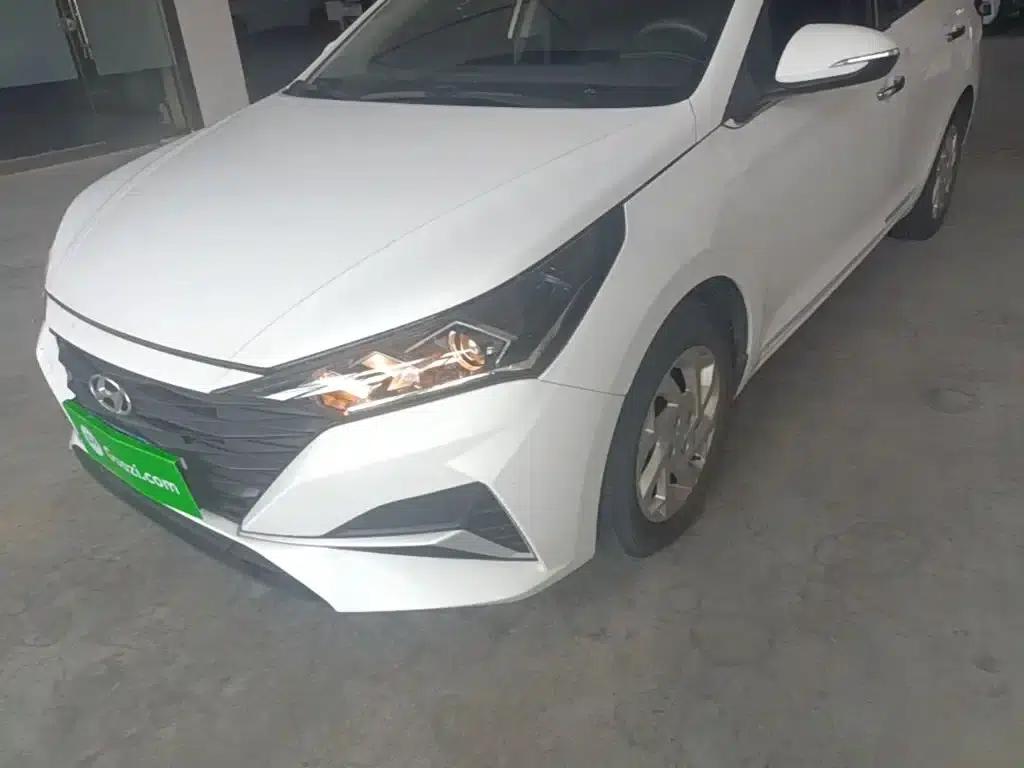 2020 Hyundai Verna 1.4L CVT TOP Elite Edition — миниатюра 24