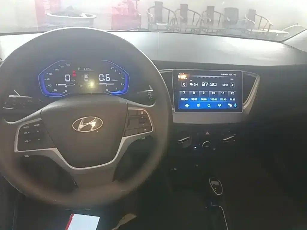 2020 Hyundai Verna 1.4L CVT TOP Elite Edition — миниатюра 10