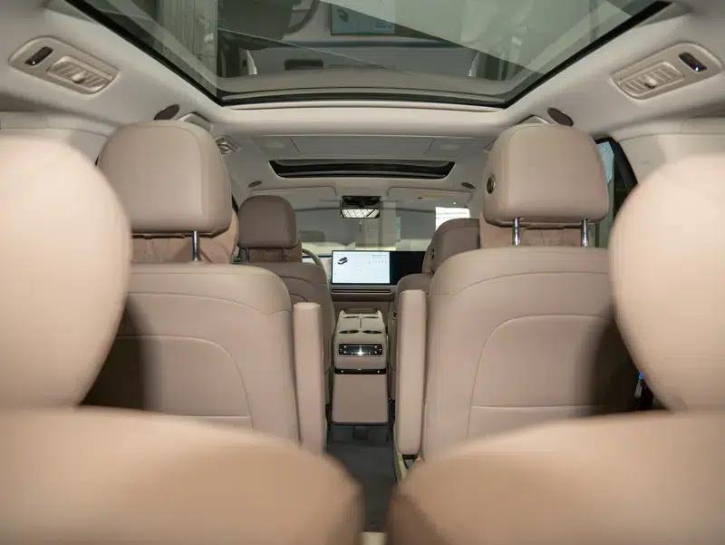 Li Auto i8 2025 Standard Edition — миниатюра 12