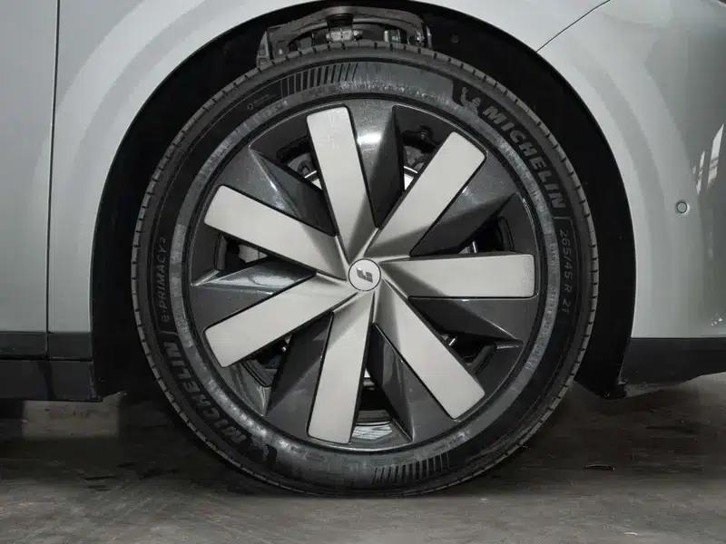 Li Auto i8 2025 Standard Edition — миниатюра 17