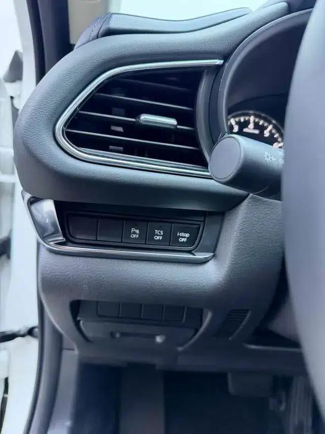 Mazda CX-30 2021 2.0L Automatic Premium Edition — миниатюра 15