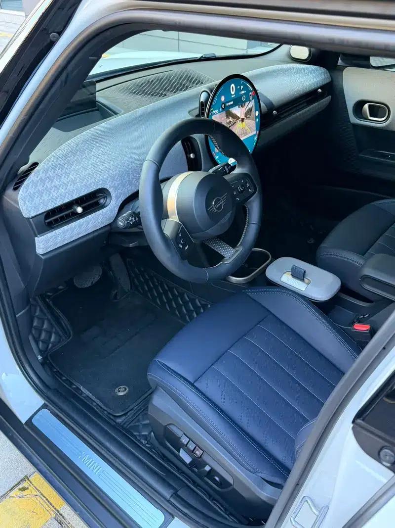 MINI 2025 2.0T COOPER S 5-Door Artist Edition — миниатюра 7