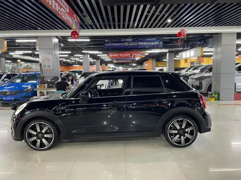 MINI 2023 2.0T COOPER S Artist 5-Door Edition — миниатюра 3