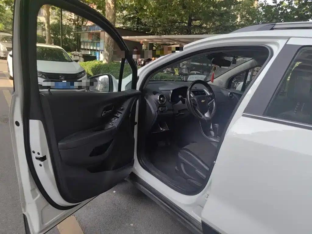 Chevrolet Trax 2016 1.4T Automatic 2WD Luxury — миниатюра 17