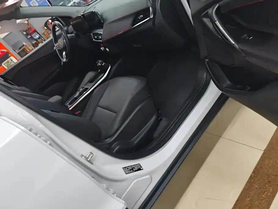 Chevrolet Trax 2022 RS 1.5T CVT Cool Pro — миниатюра 8
