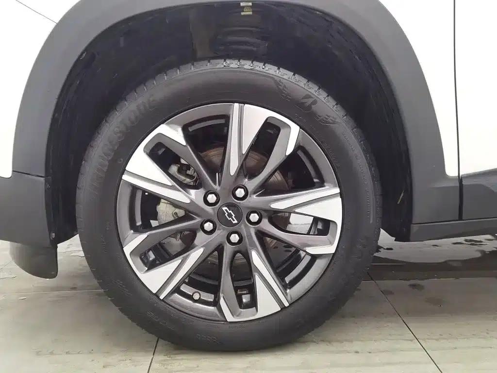 Chevrolet Trax 2022 RS 1.5T CVT Cool Pro — миниатюра 17
