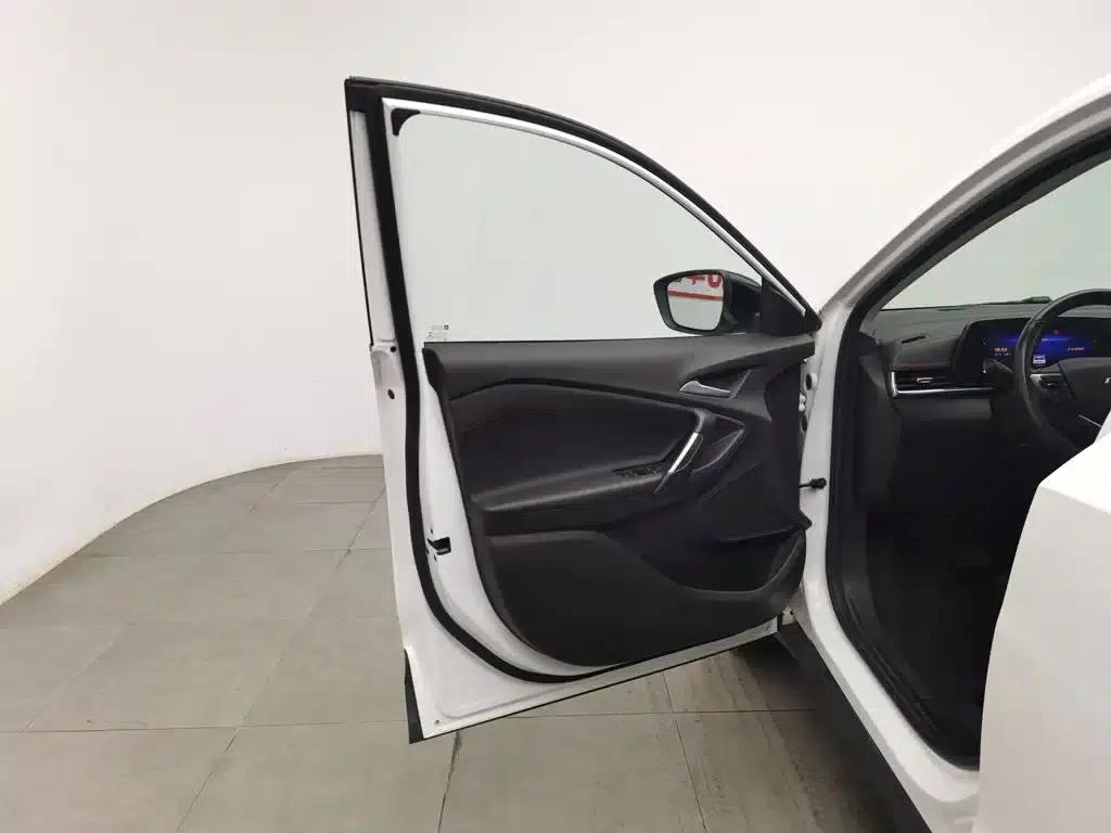 Chevrolet Trax 2022 RS 1.5T CVT Cool Pro — миниатюра 8