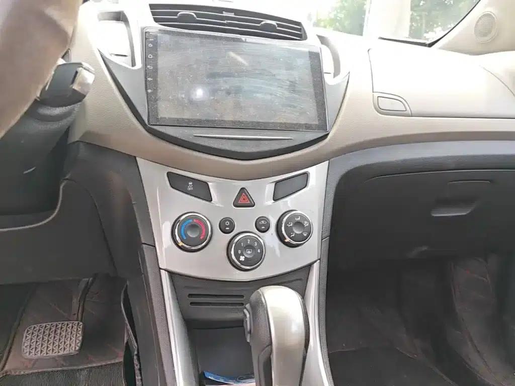 Chevrolet Trax 2014 1.4T Automatic 4WD Flagship — миниатюра 13