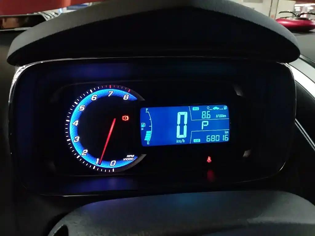 Chevrolet Trax 2016 1.4T Automatic 2WD Comfort Sunroof Edition — миниатюра 12