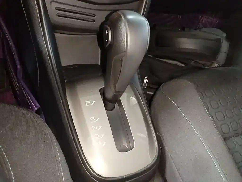 Chevrolet Trax 2016 1.4T Automatic 2WD Comfort Sunroof Edition — миниатюра 14