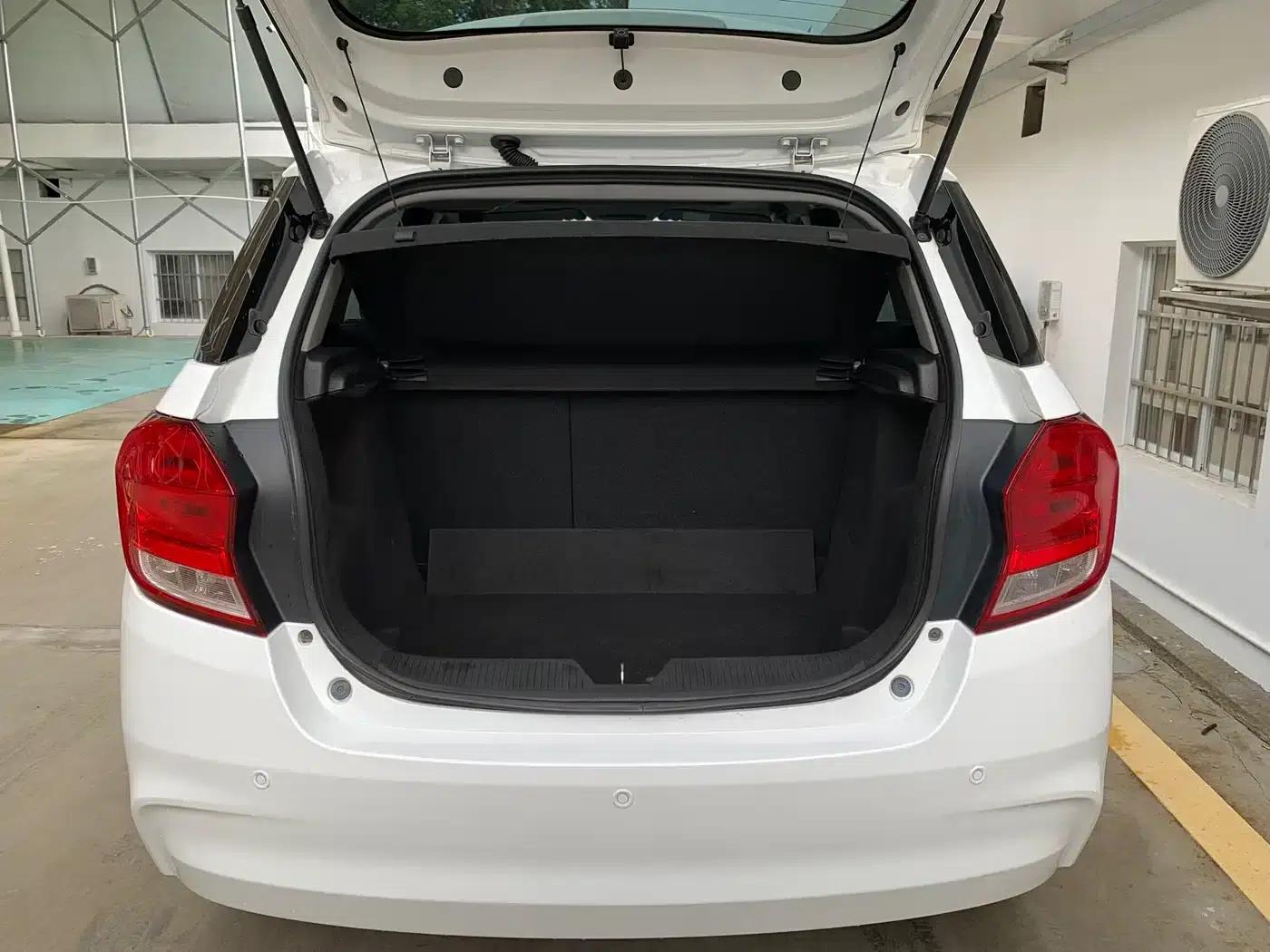 Chevrolet Aveo RV 2016 1.5L Automatic Smart Edition — миниатюра 15