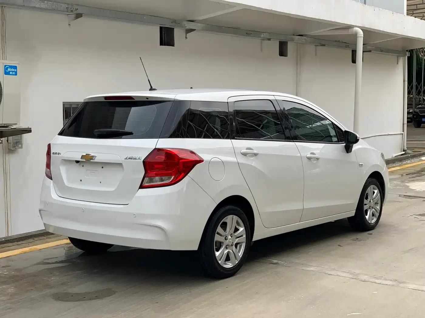 Chevrolet Aveo RV 2016 1.5L Automatic Smart Edition — миниатюра 18
