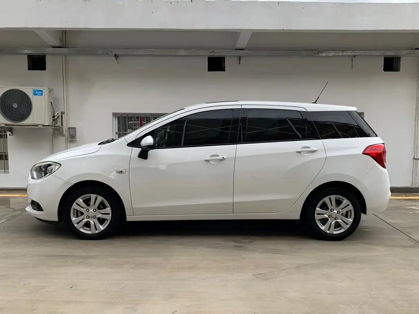 Chevrolet Aveo RV 2016 1.5L Automatic Smart Edition — миниатюра 4