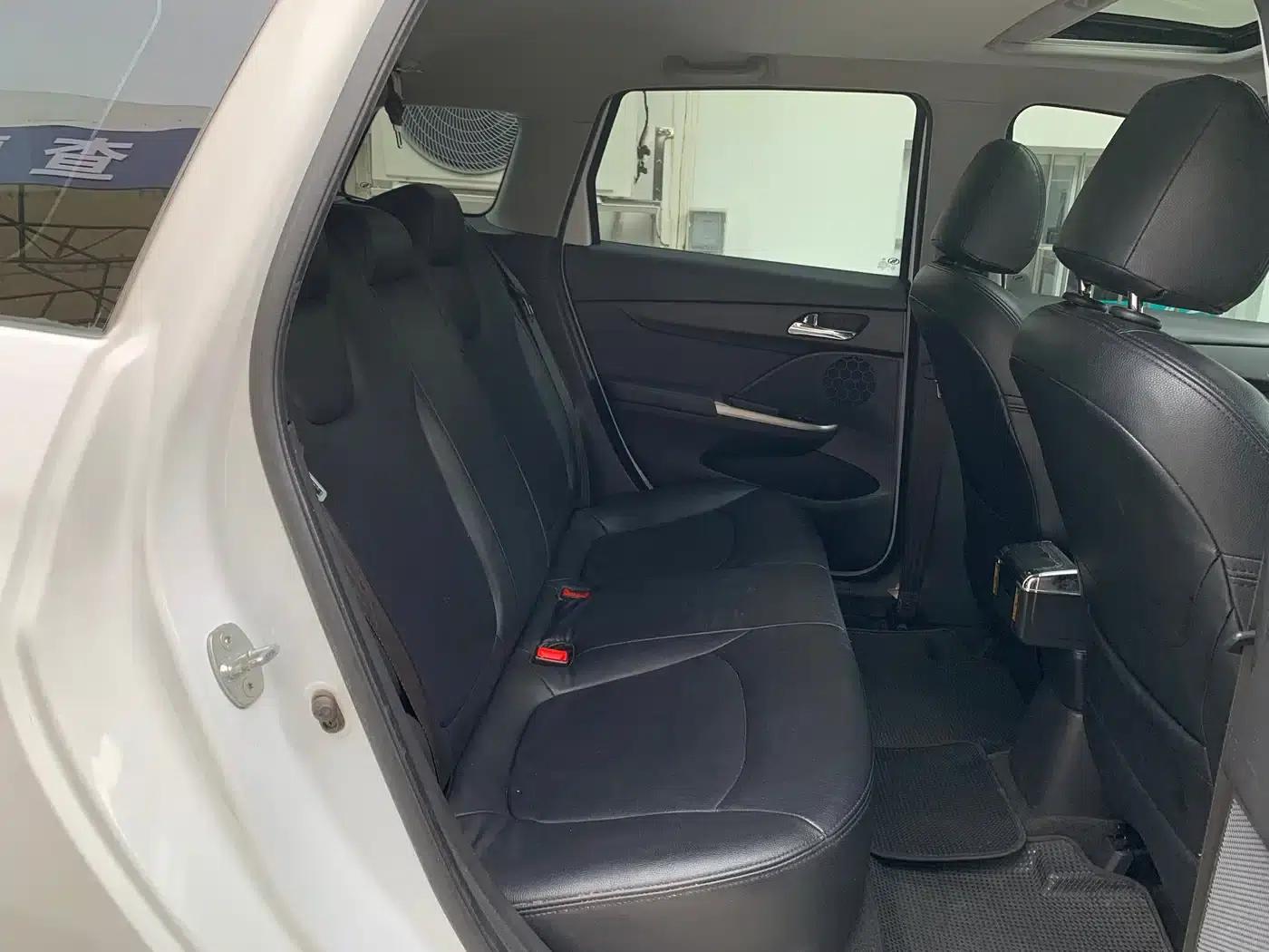 Chevrolet Aveo RV 2016 1.5L Automatic Smart Edition — миниатюра 10