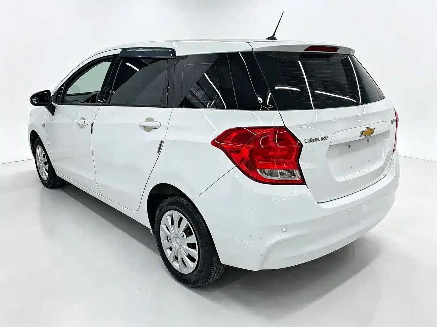 Chevrolet Aveo RV 2016 1.5L Manual Comfort Edition — миниатюра 3