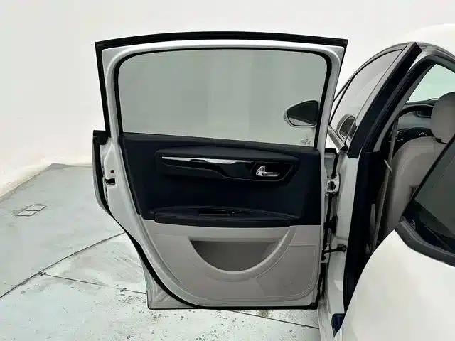 Sega 2014 VTS Edition 1.6L Automatic Premium Model — миниатюра 12