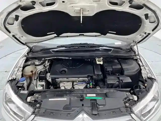 Sega 2014 VTS Edition 1.6L Automatic Premium Model — миниатюра 17