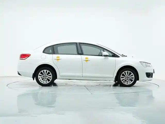 Sega 2014 VTS Edition 1.6L Automatic Premium Model — миниатюра 7