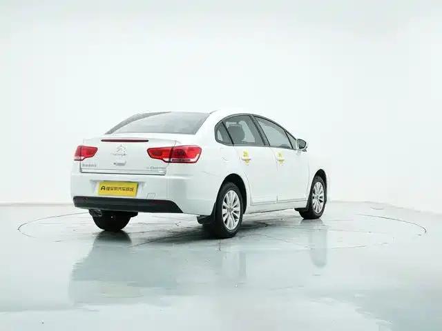 Sega 2014 VTS Edition 1.6L Automatic Premium Model — миниатюра 9