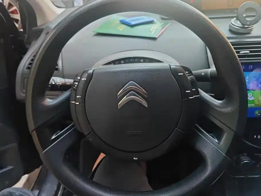 Citroën C4 2013 Sedan 2.0L Automatic Premium Edition — миниатюра 15