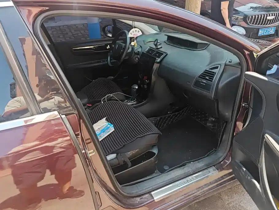 Citroën C4 2013 Sedan 2.0L Automatic Premium Edition — миниатюра 8