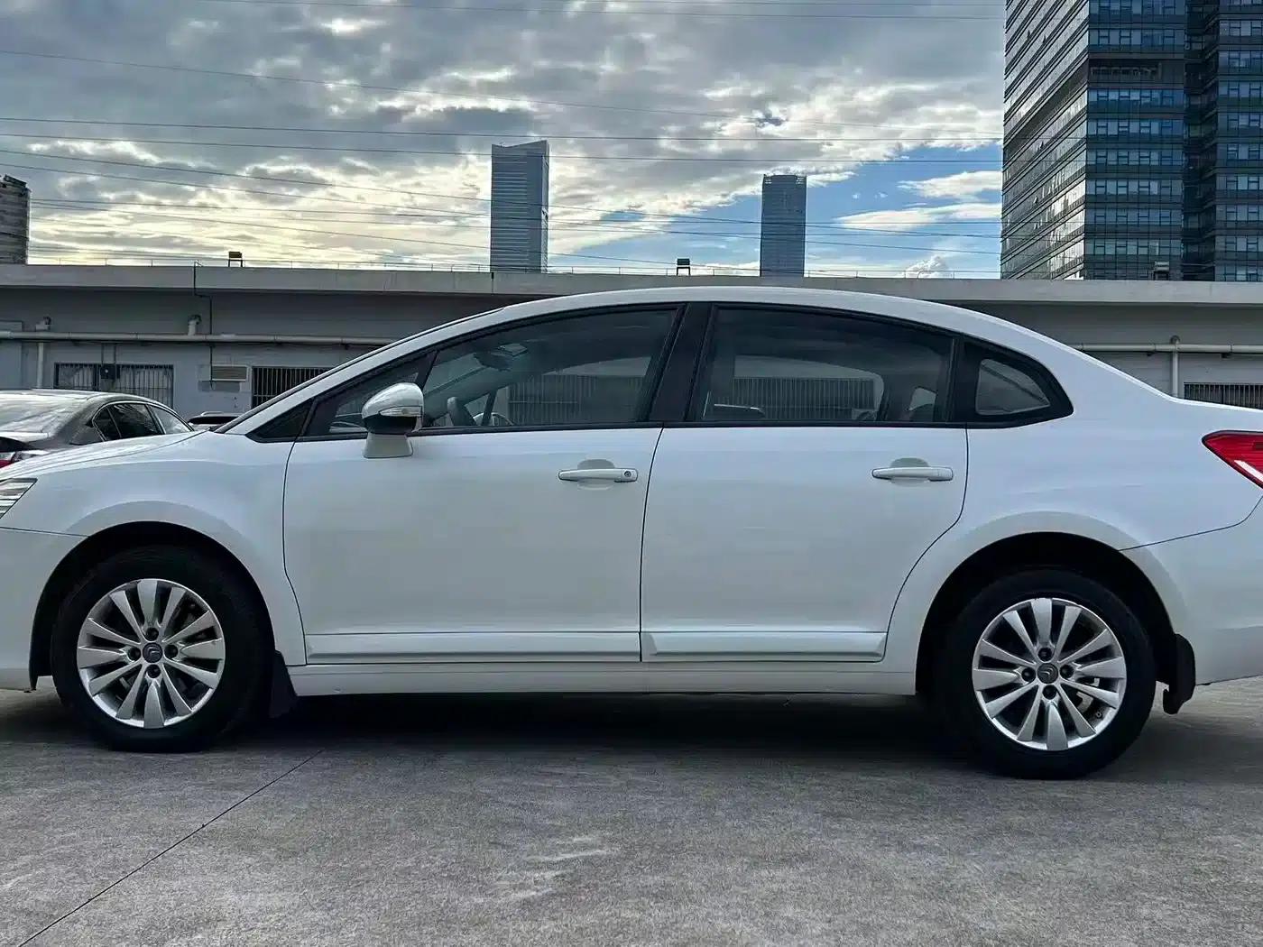Citroën C4 2013 Sedan 1.6L Automatic Premium Edition — миниатюра 11