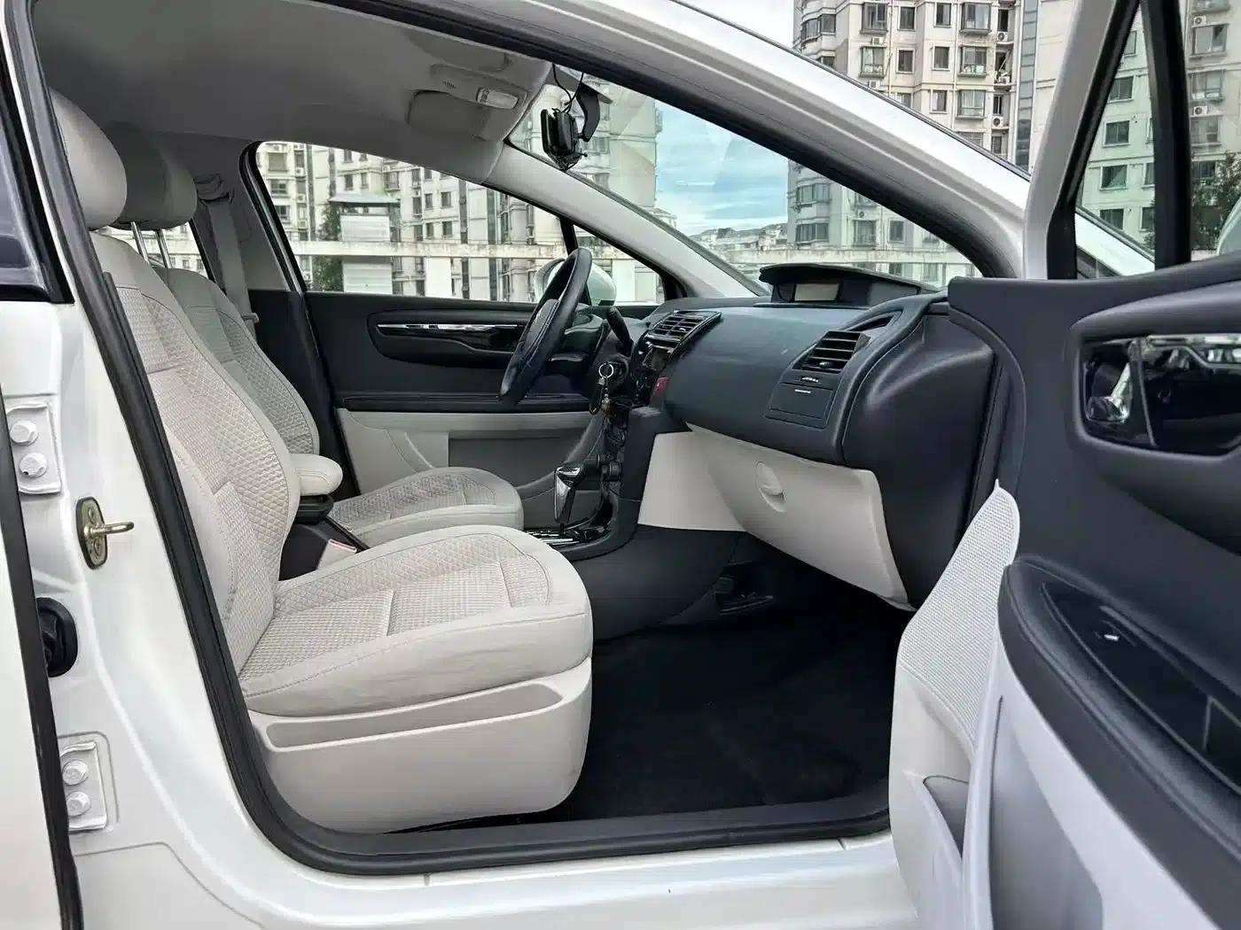 Citroën C4 2013 Sedan 1.6L Automatic Premium Edition — миниатюра 14
