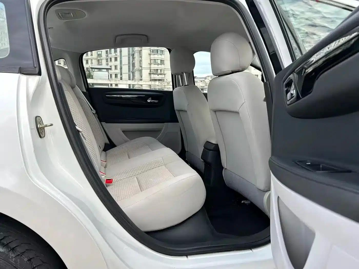 Citroën C4 2013 Sedan 1.6L Automatic Premium Edition — миниатюра 16
