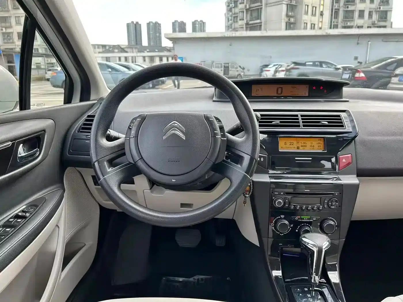 Citroën C4 2013 Sedan 1.6L Automatic Premium Edition — миниатюра 17