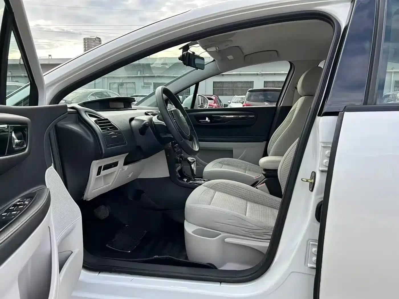 Citroën C4 2013 Sedan 1.6L Automatic Premium Edition — миниатюра 4