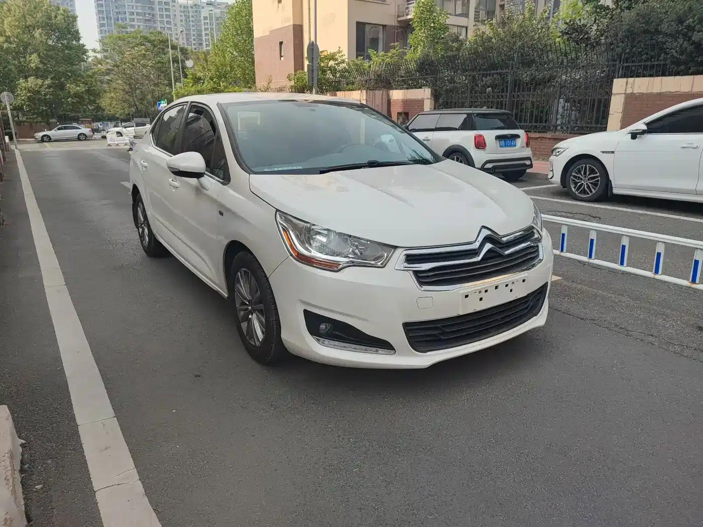 Citroën C4L 2015 1.8L Automatic Luxury Edition — миниатюра 1