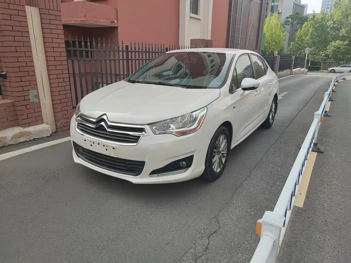 Citroën C4L 2015 1.8L Automatic Luxury Edition — миниатюра 2
