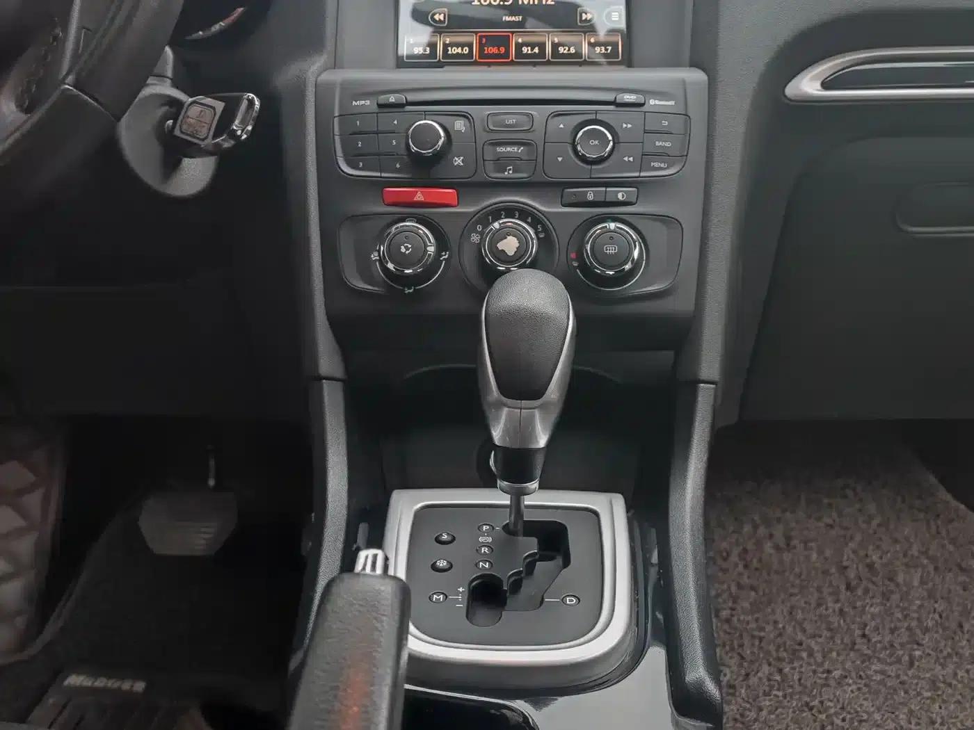 Citroën C4L 2015 1.8L Automatic Luxury Edition — миниатюра 11